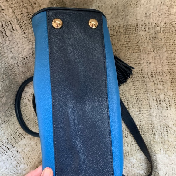 Michael Kors Leather Bag. Like new! - Picture 6 of 10